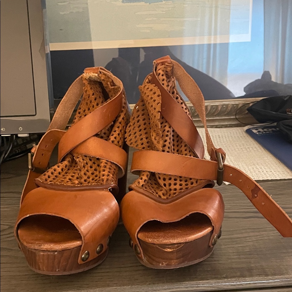 Women's Tan Leather Sandals